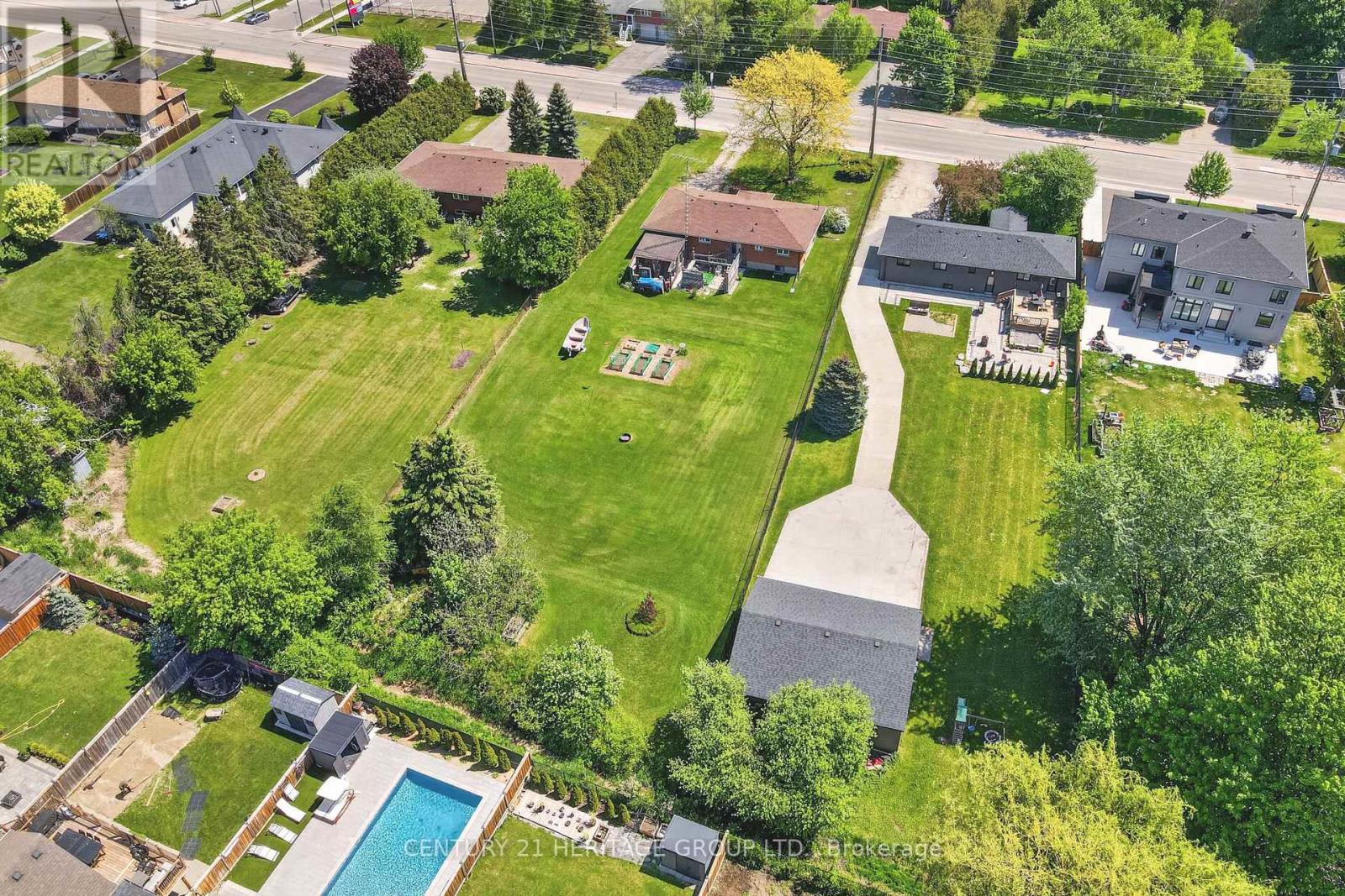 640 SIMCOE ROAD - 32