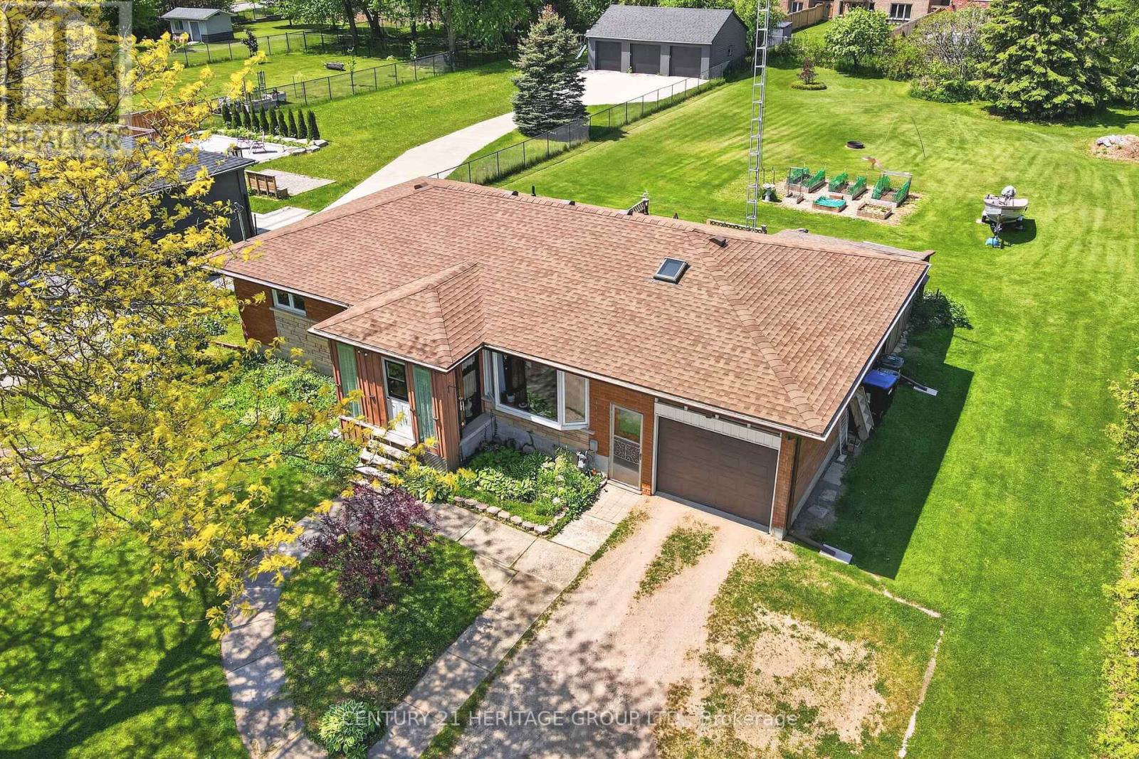 640 SIMCOE ROAD - 4