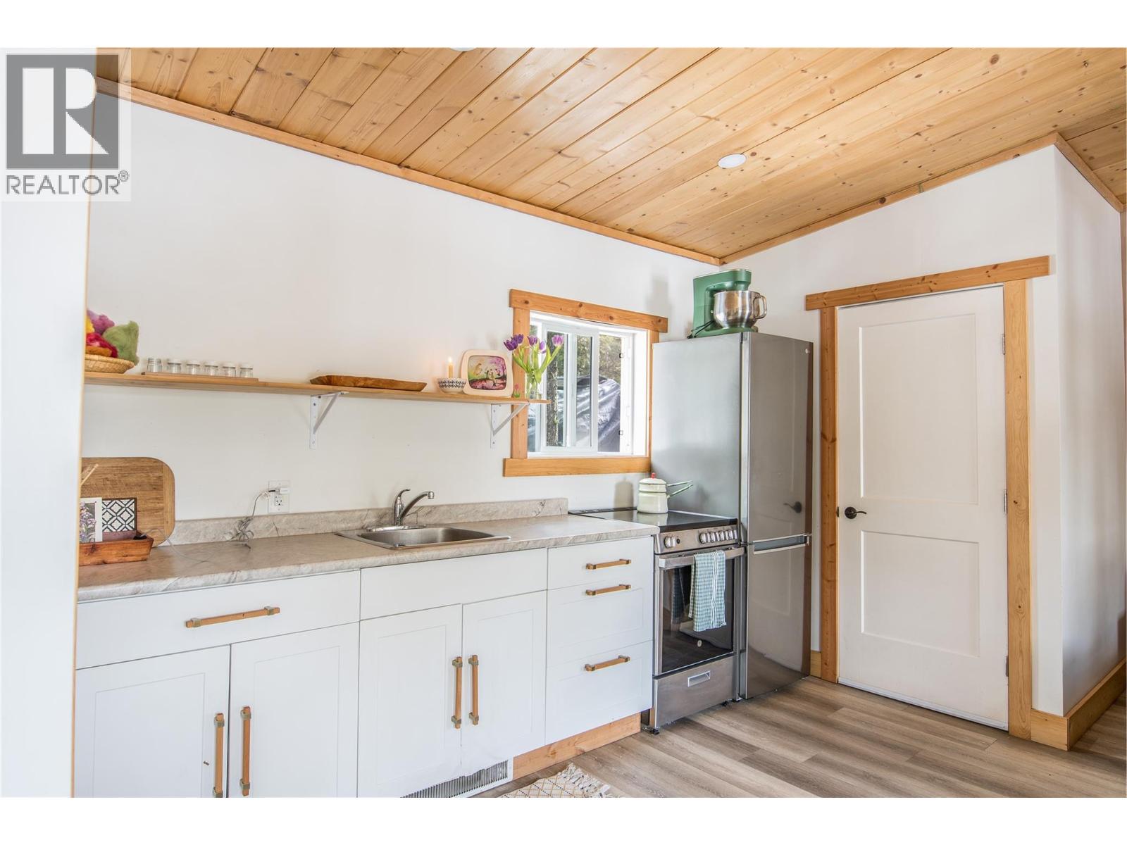 2325 Hedges Road - 6