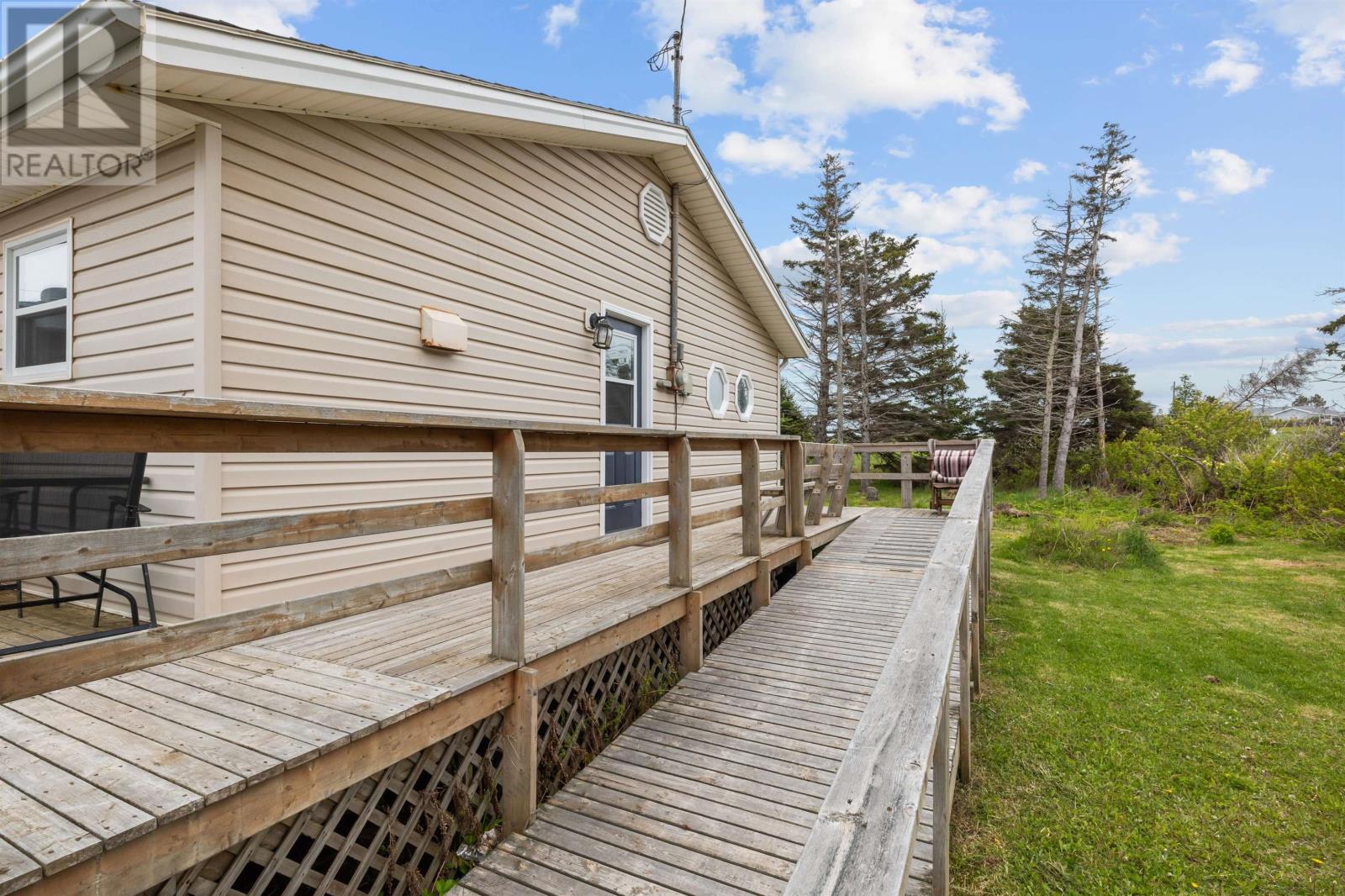 11 SPRUCE Lane