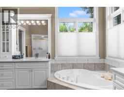 5pc Ensuite bath - 1145 Mckenzie Road, Kelowna, BC V1P1C3 Photo 17