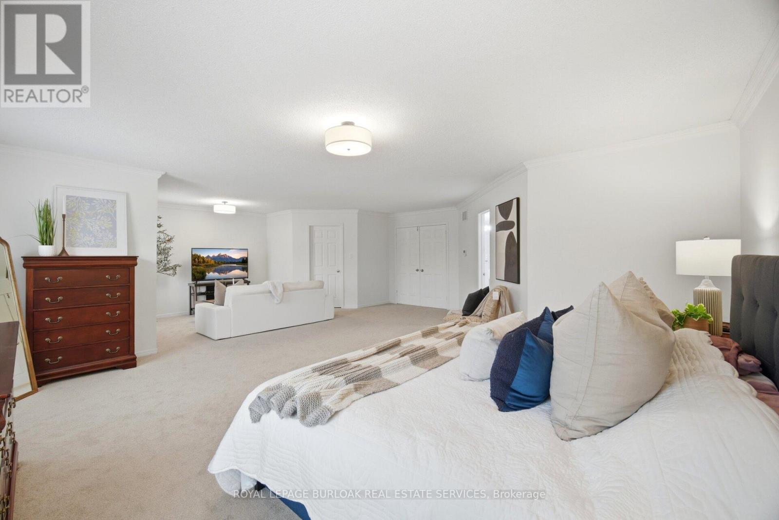 1122 BERKSHIRE COURT - 23