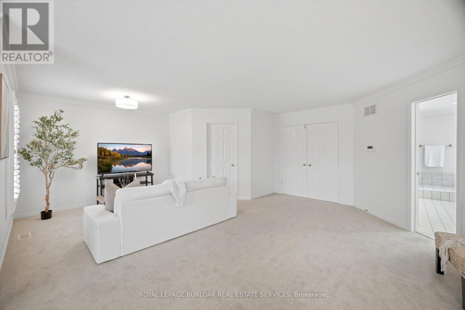 1122 BERKSHIRE COURT - 24