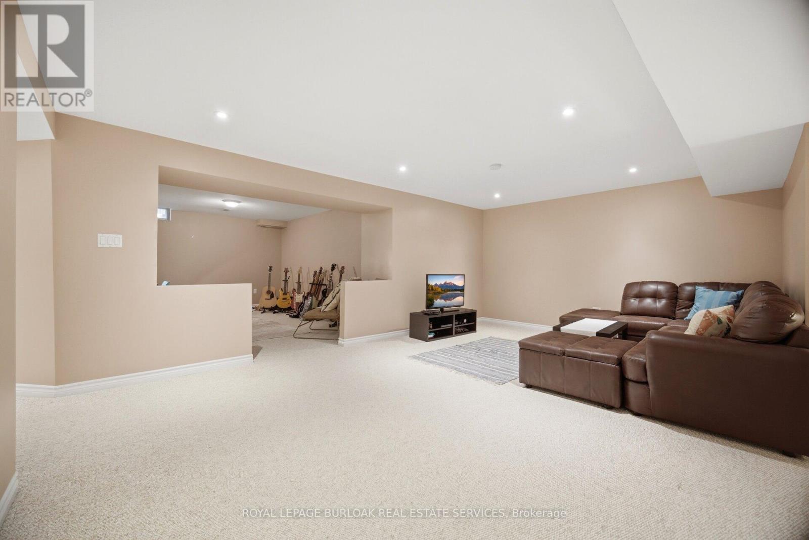 1122 BERKSHIRE COURT - 38