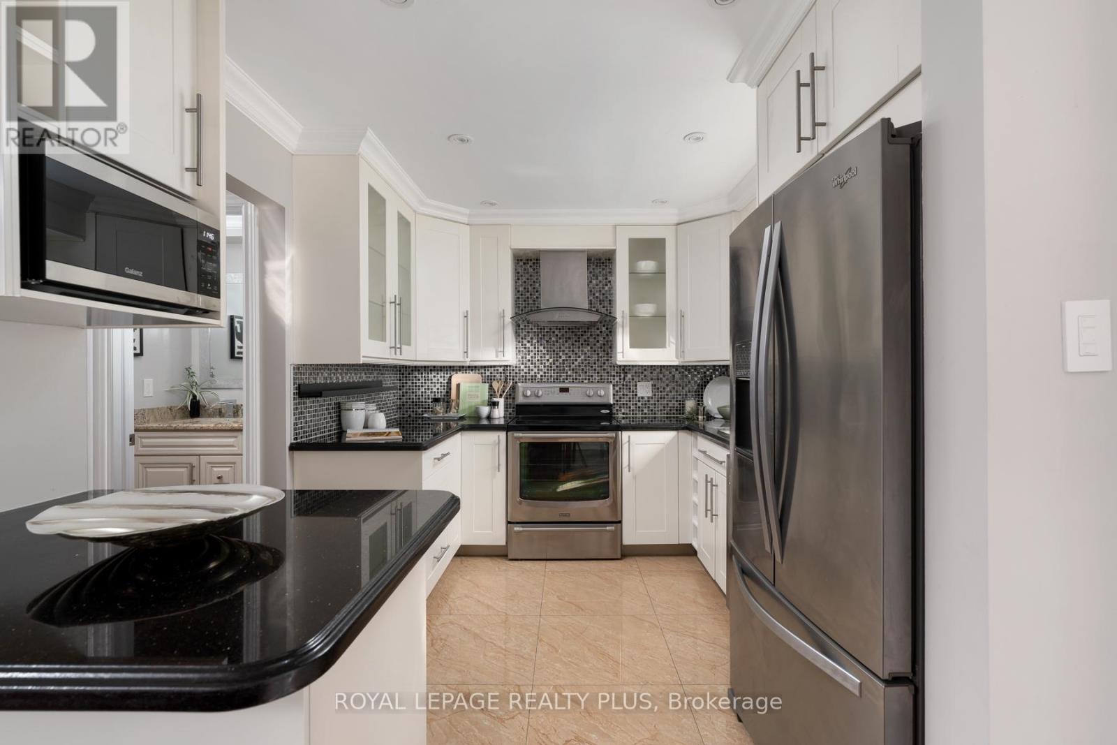 5229 PALOMAR CRESCENT - 13