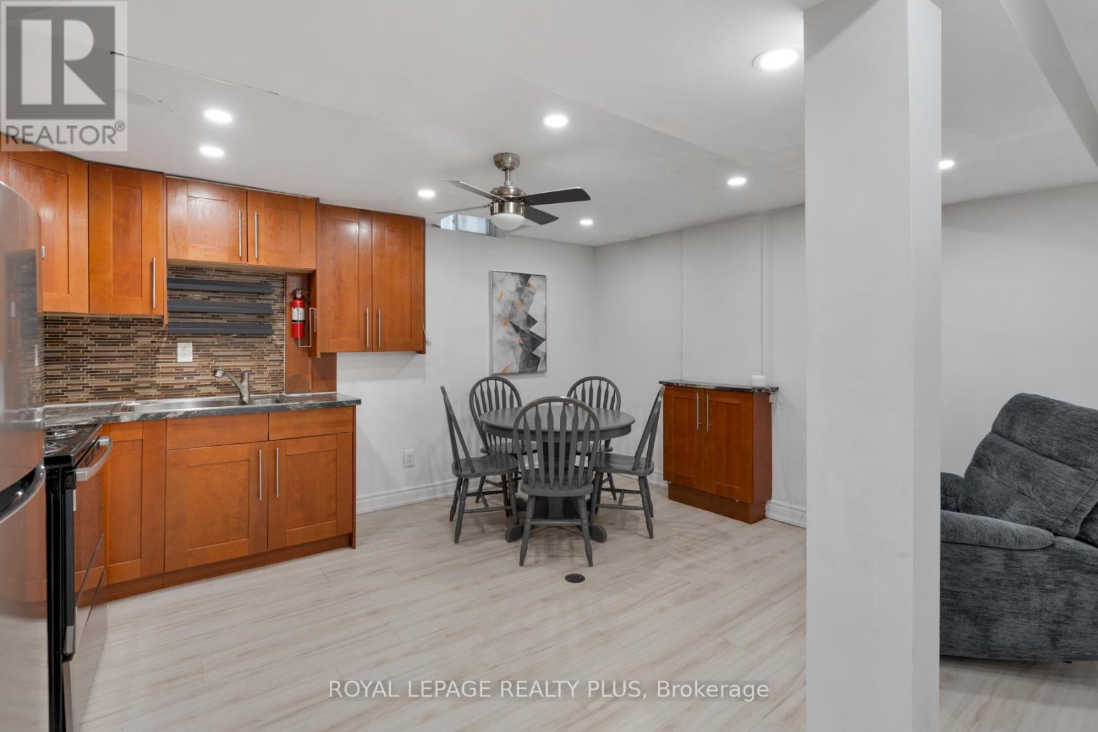 5229 PALOMAR CRESCENT - 33