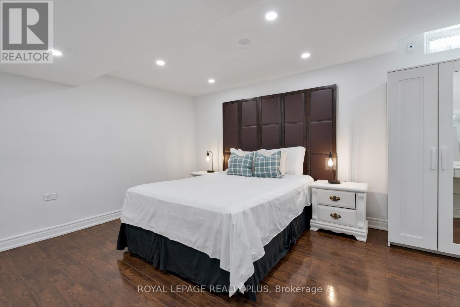 5229 PALOMAR CRESCENT - 37