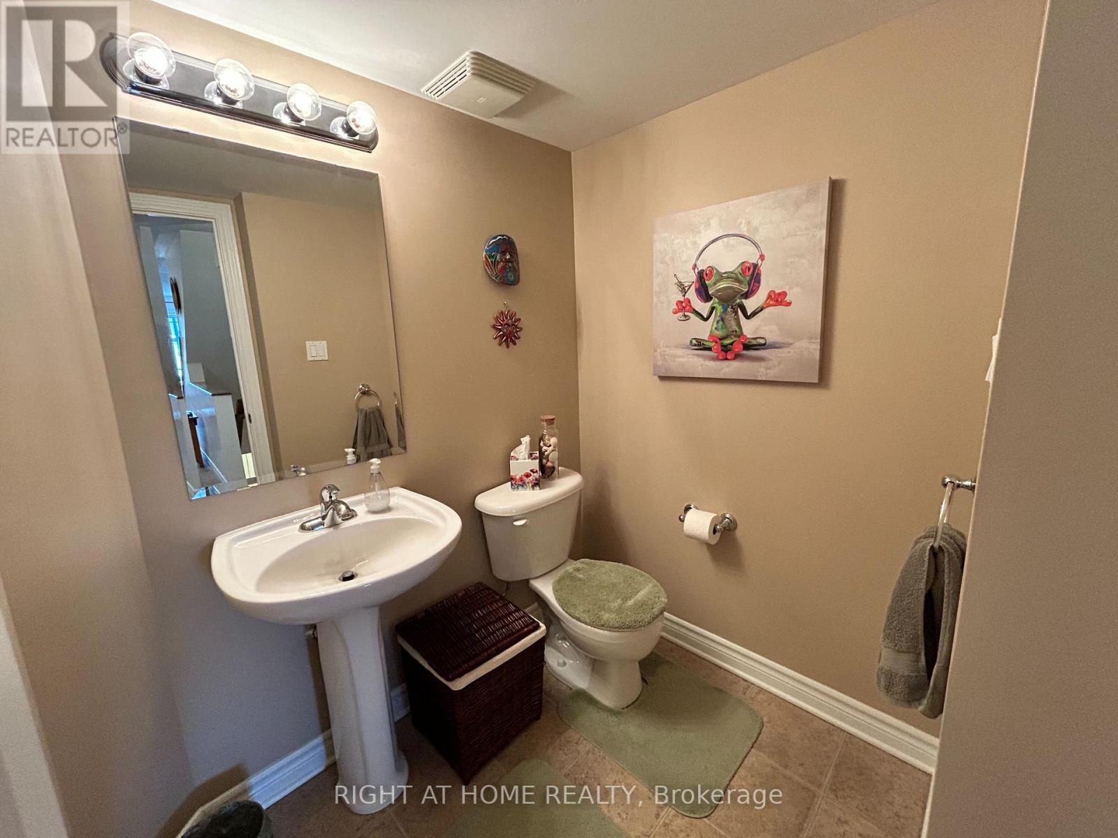 2 Bed, 3 Bath House for Sale in Ottawa – 389B CHAPMAN MILLS DRIVE, Ottawa – MLS# X13120304 - Image 31
