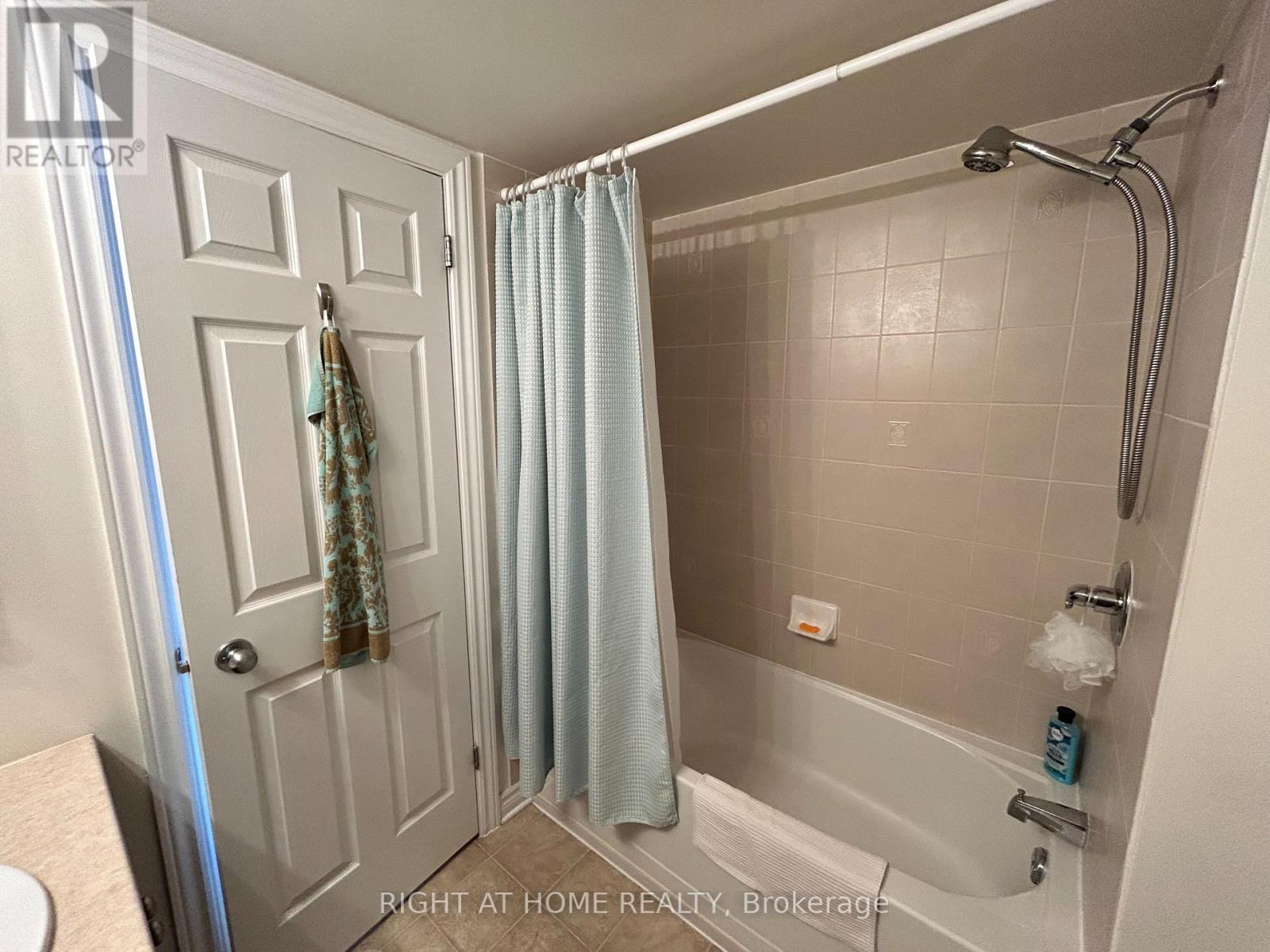 2 Bed, 3 Bath House for Sale in Ottawa – 389B CHAPMAN MILLS DRIVE, Ottawa – MLS# X13120304 - Image 35