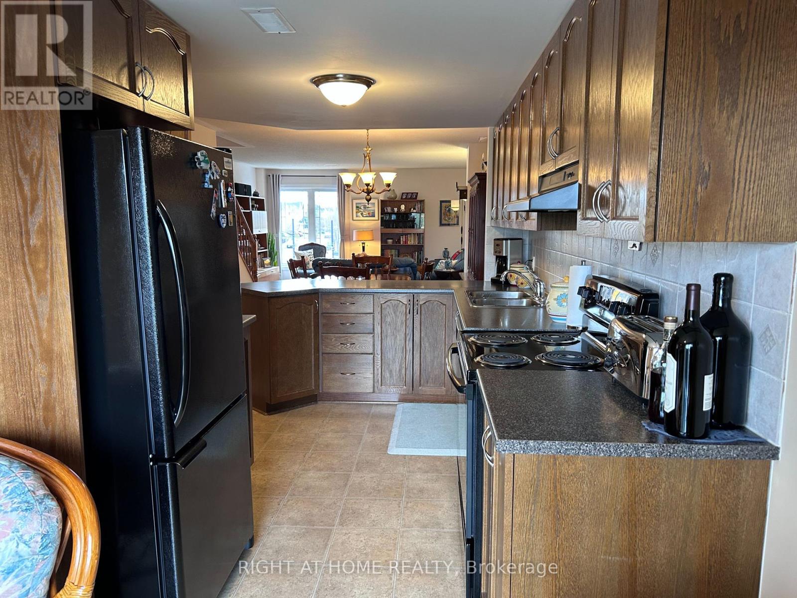 2 Bed, 3 Bath House for Sale in Ottawa – 389B CHAPMAN MILLS DRIVE, Ottawa – MLS# X13120304 - Image 16