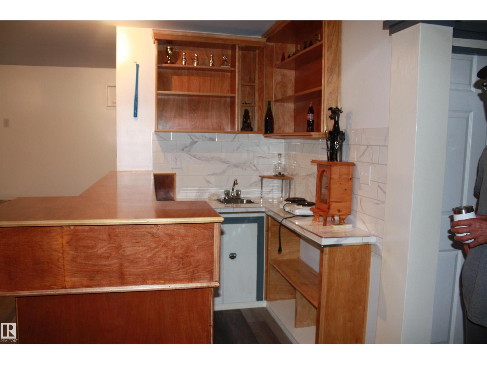 5219 49 ST - 32