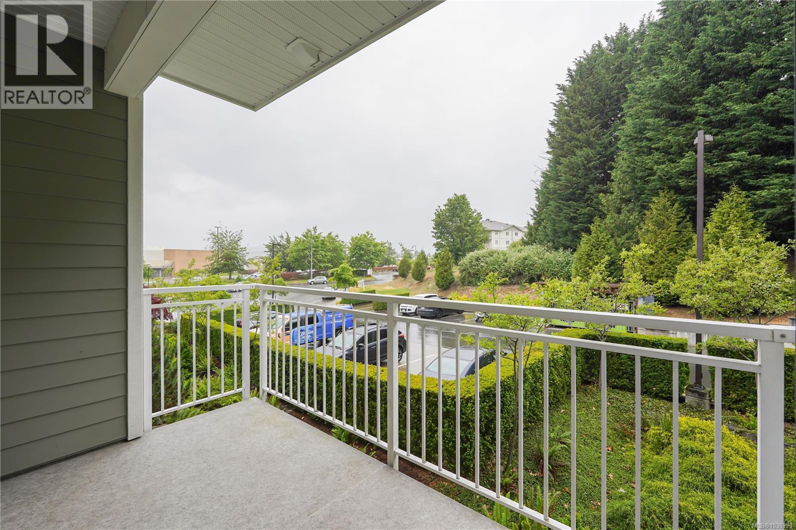 203 4960 Songbird Pl, Nanaimo