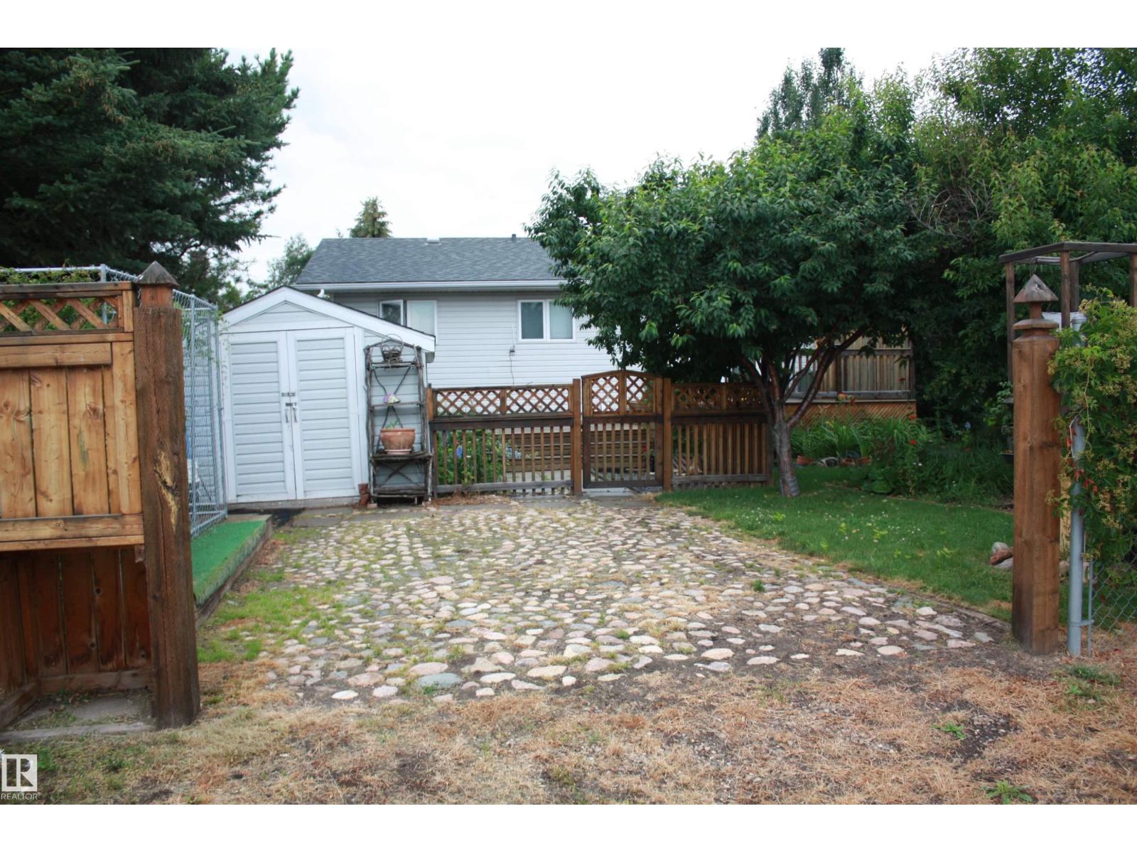 5219 49 ST - 10