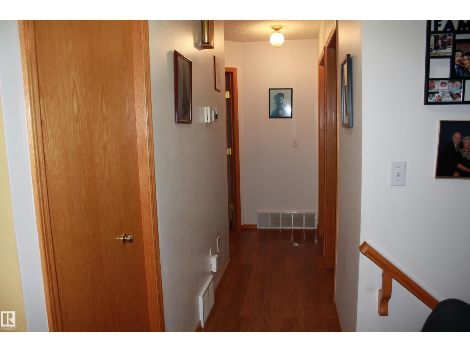 5219 49 ST - 20