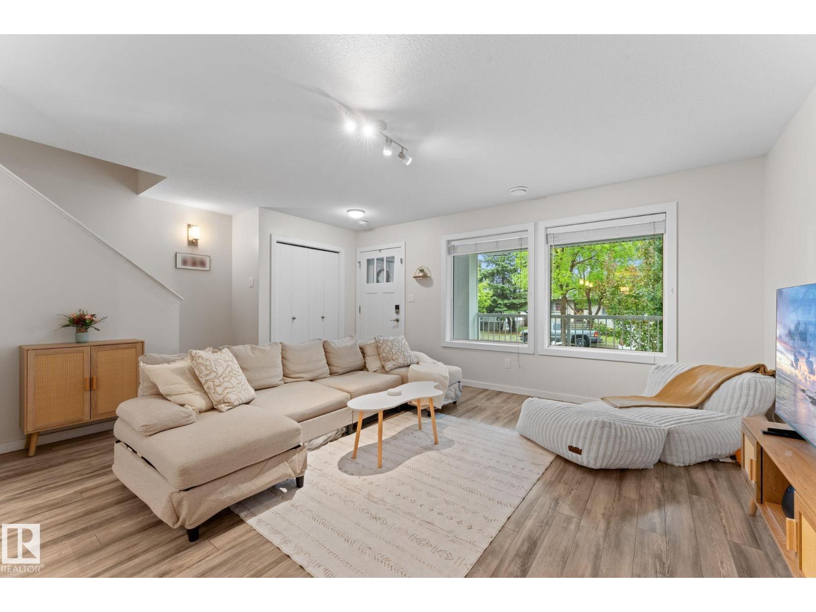 11840 122 ST NW - 4