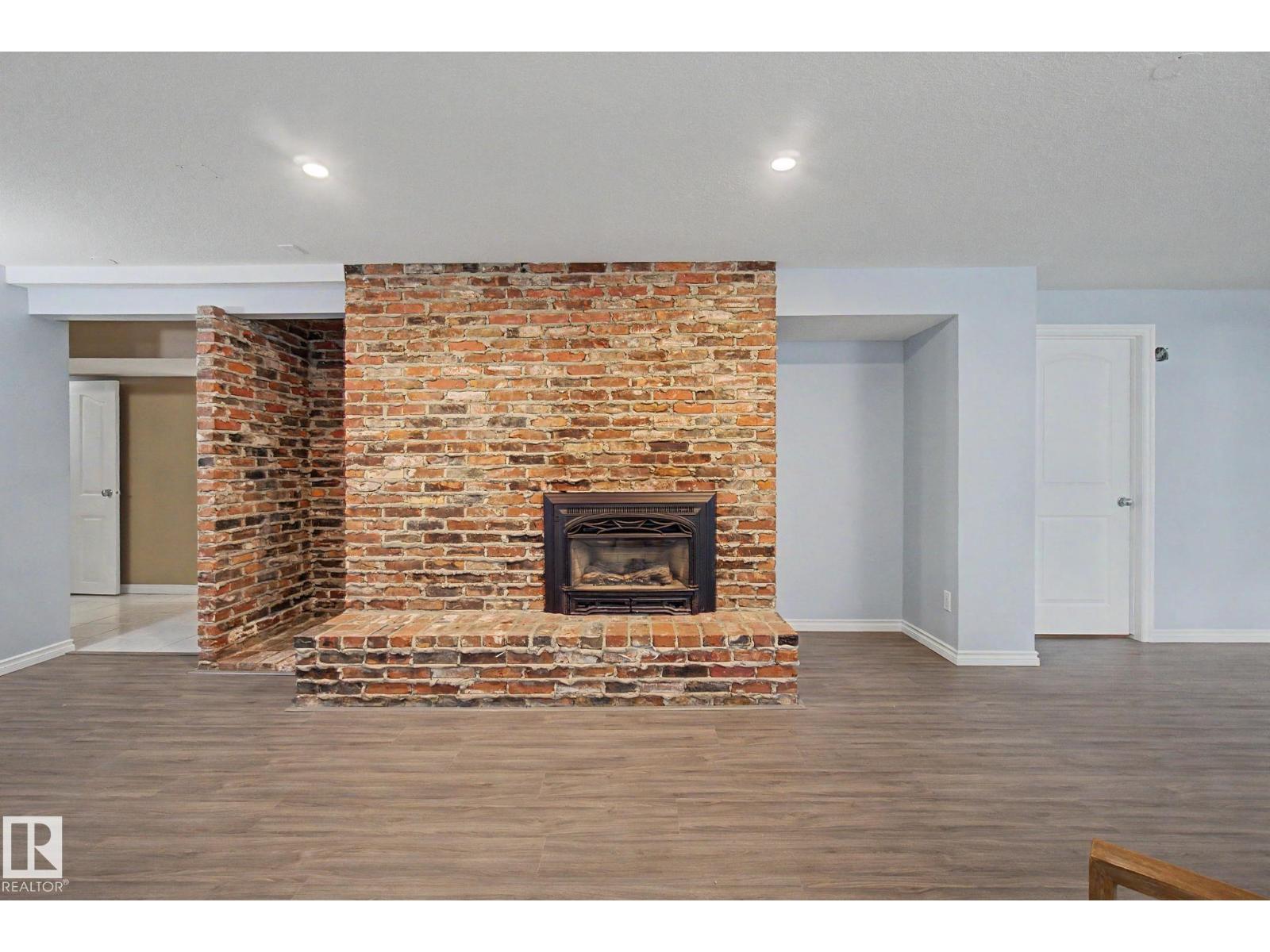 #32 54006 RGE ROAD 261 - 40