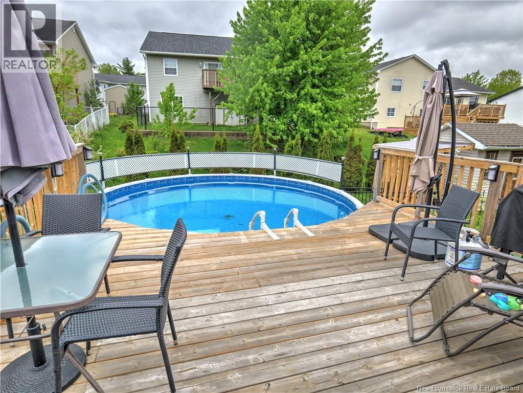 47 Lansdown Avenue - 17