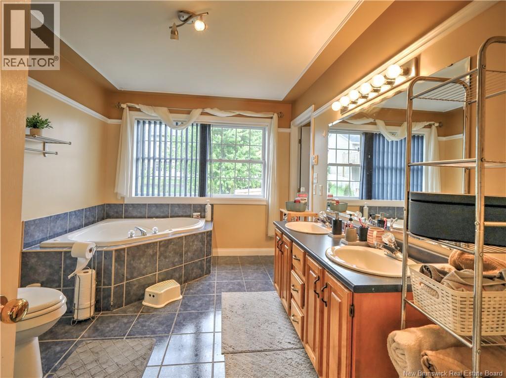 47 Lansdown Avenue - 21