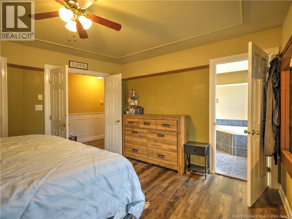 47 Lansdown Avenue - 25