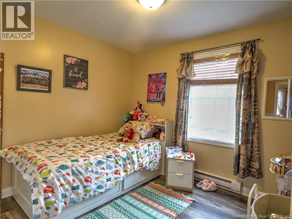 47 Lansdown Avenue - 28