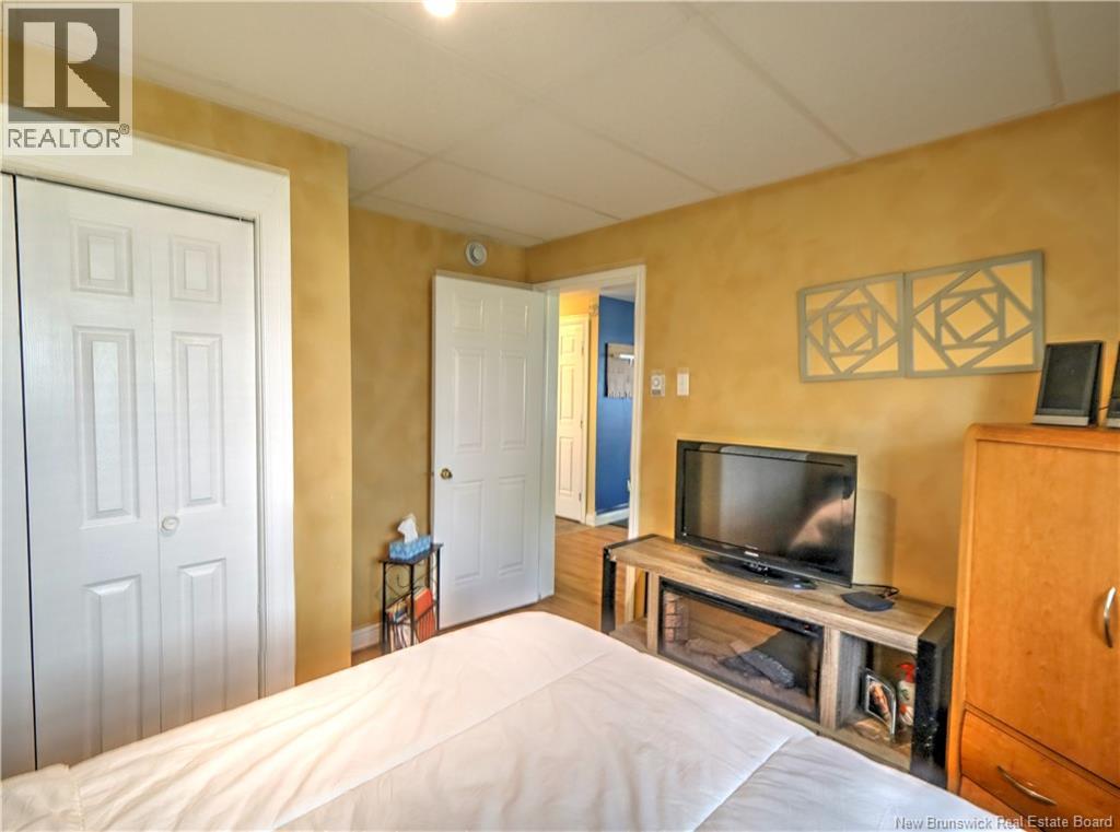 47 Lansdown Avenue - 31