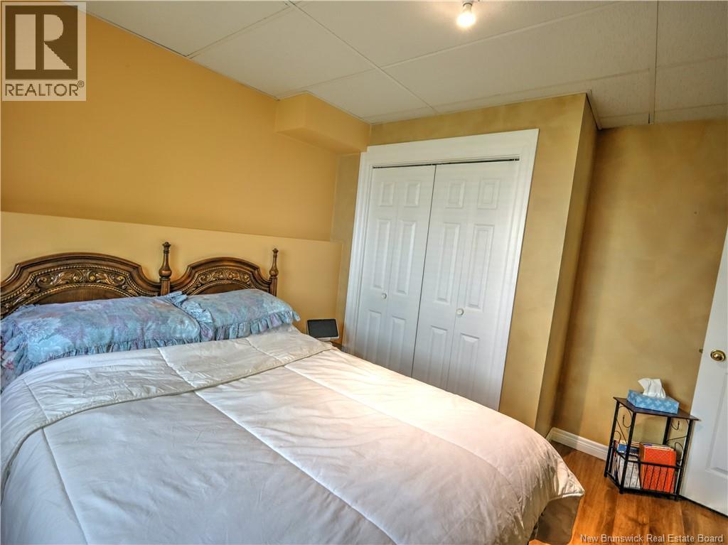 47 Lansdown Avenue - 32