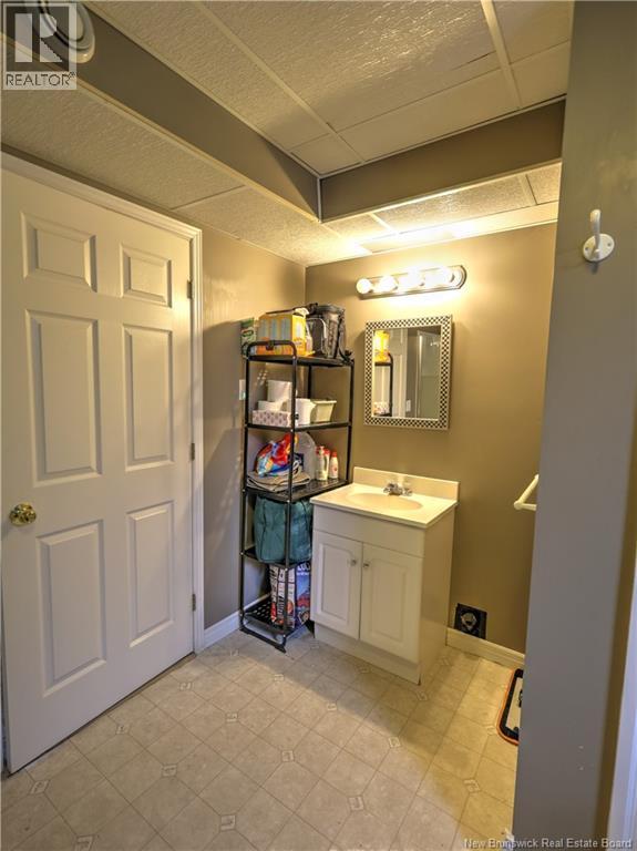 47 Lansdown Avenue - 37