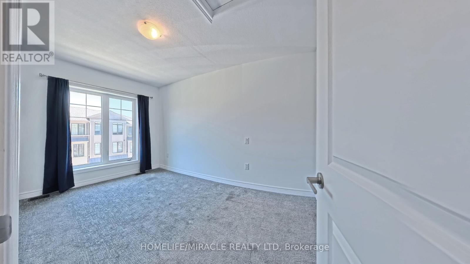 #129 10 BIRMINGHAM DRIVE - 15