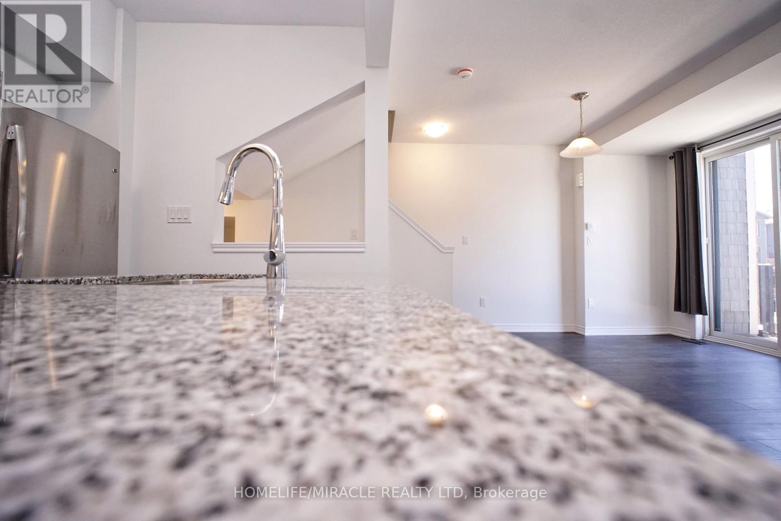 #129 10 BIRMINGHAM DRIVE - 18