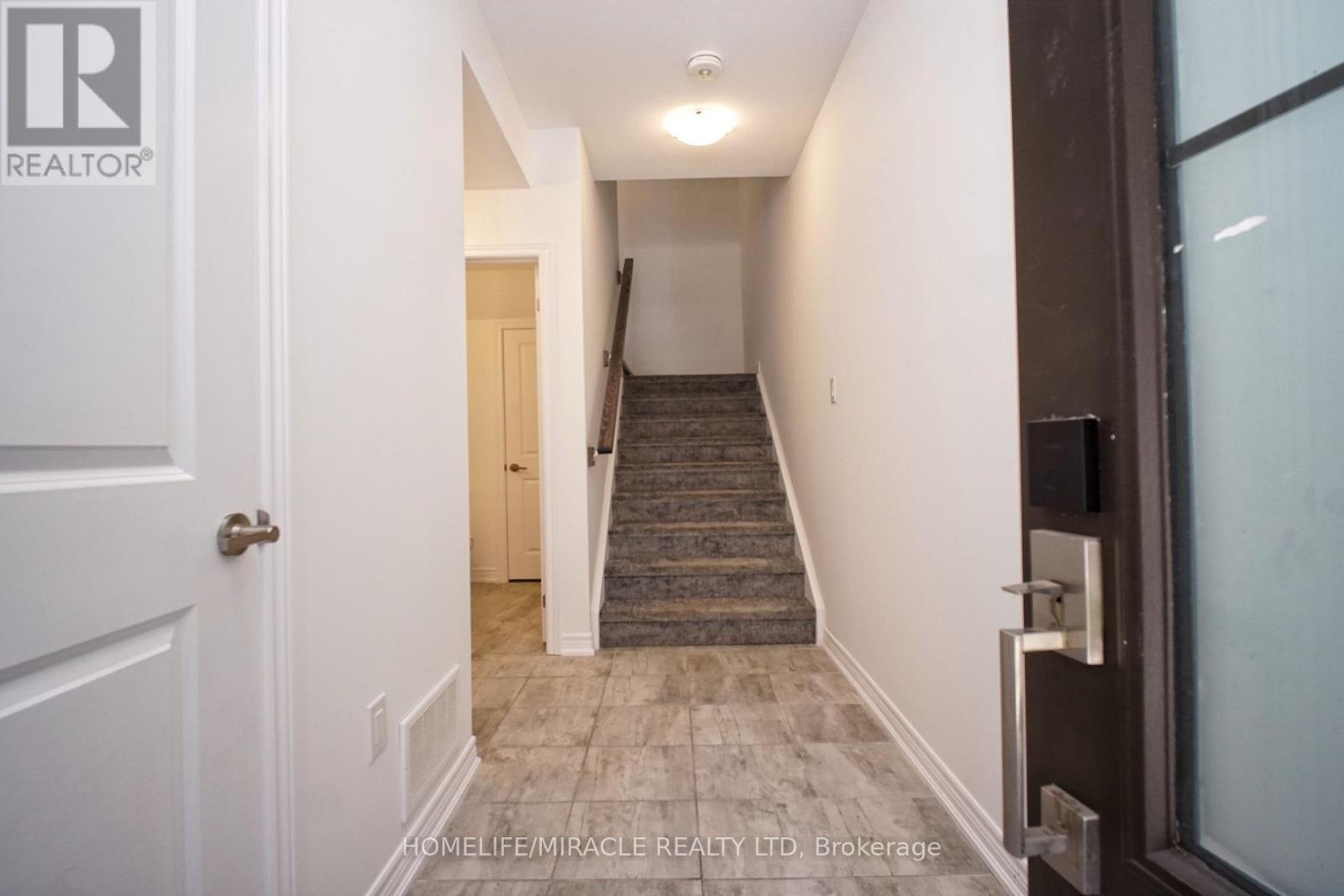 #129 10 BIRMINGHAM DRIVE - 3