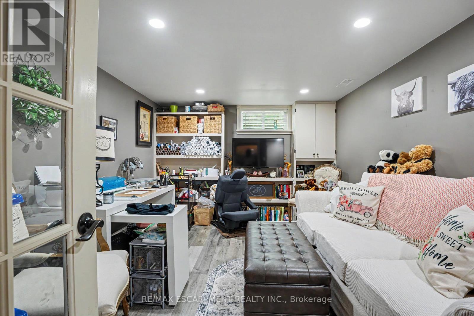 52 LORNE AVENUE - 16