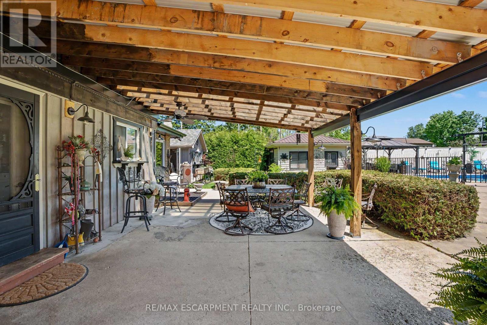 52 LORNE AVENUE - 19
