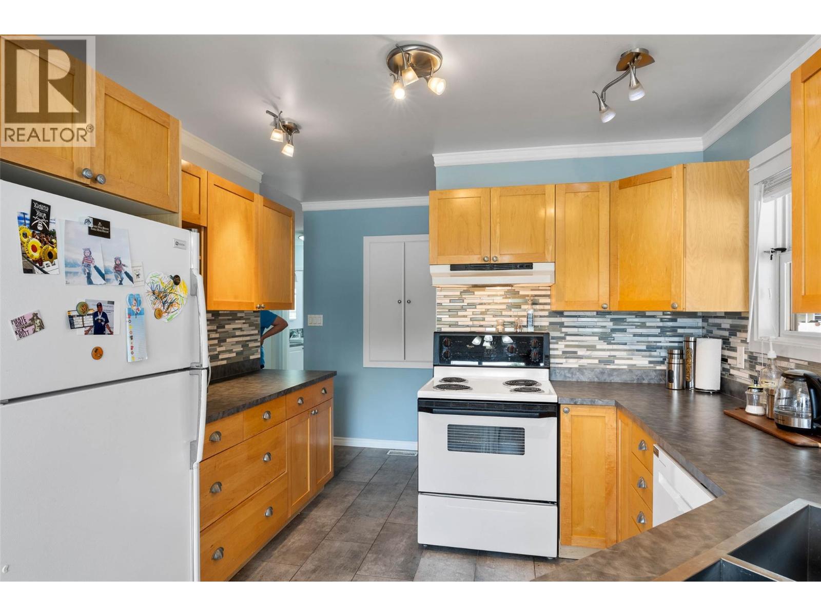 855 Lethbridge Avenue - 10