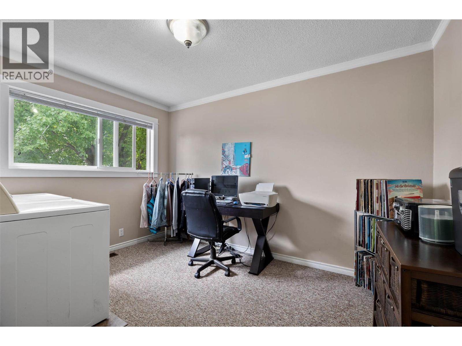 855 Lethbridge Avenue - 16
