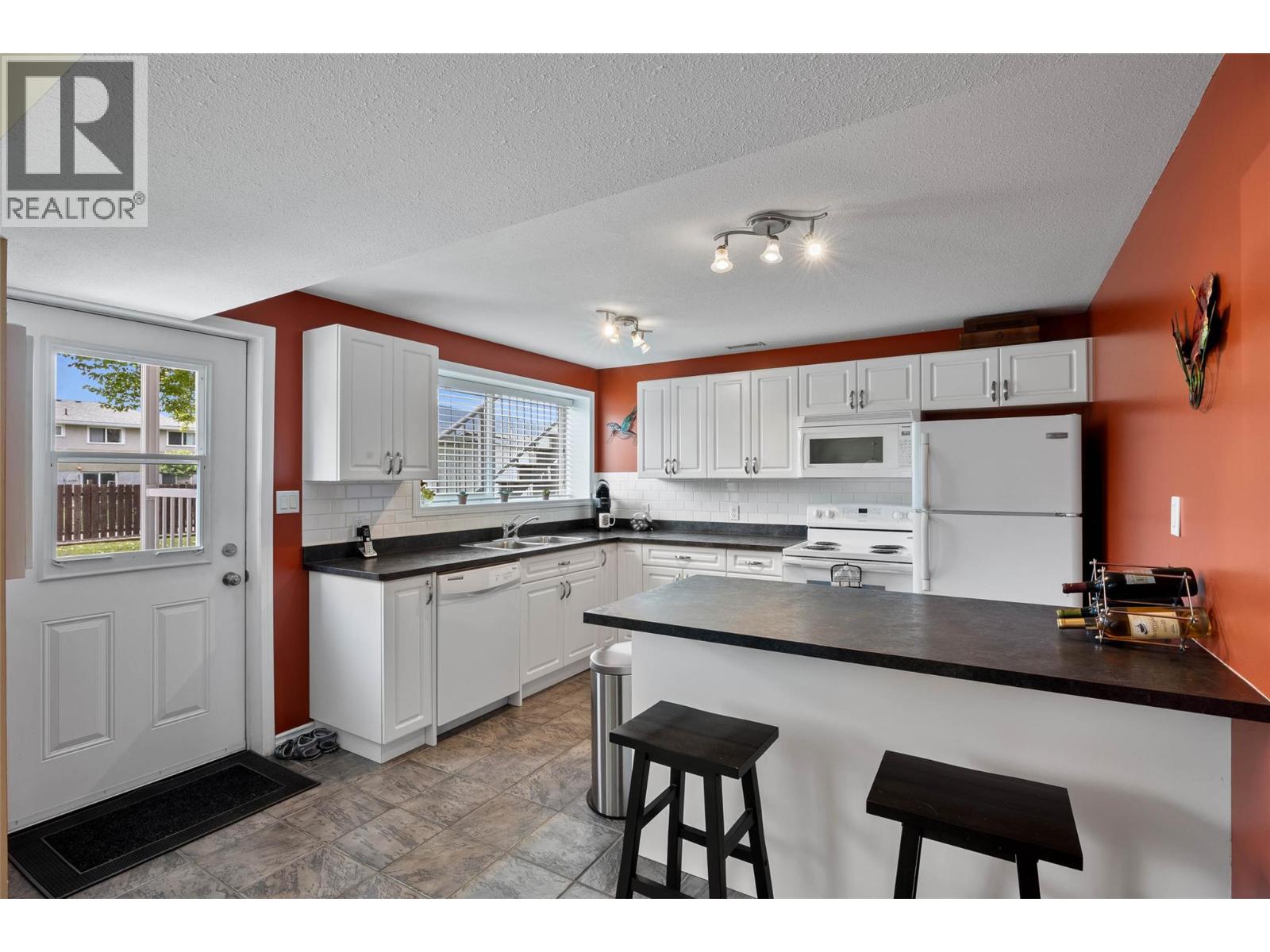 855 Lethbridge Avenue - 18