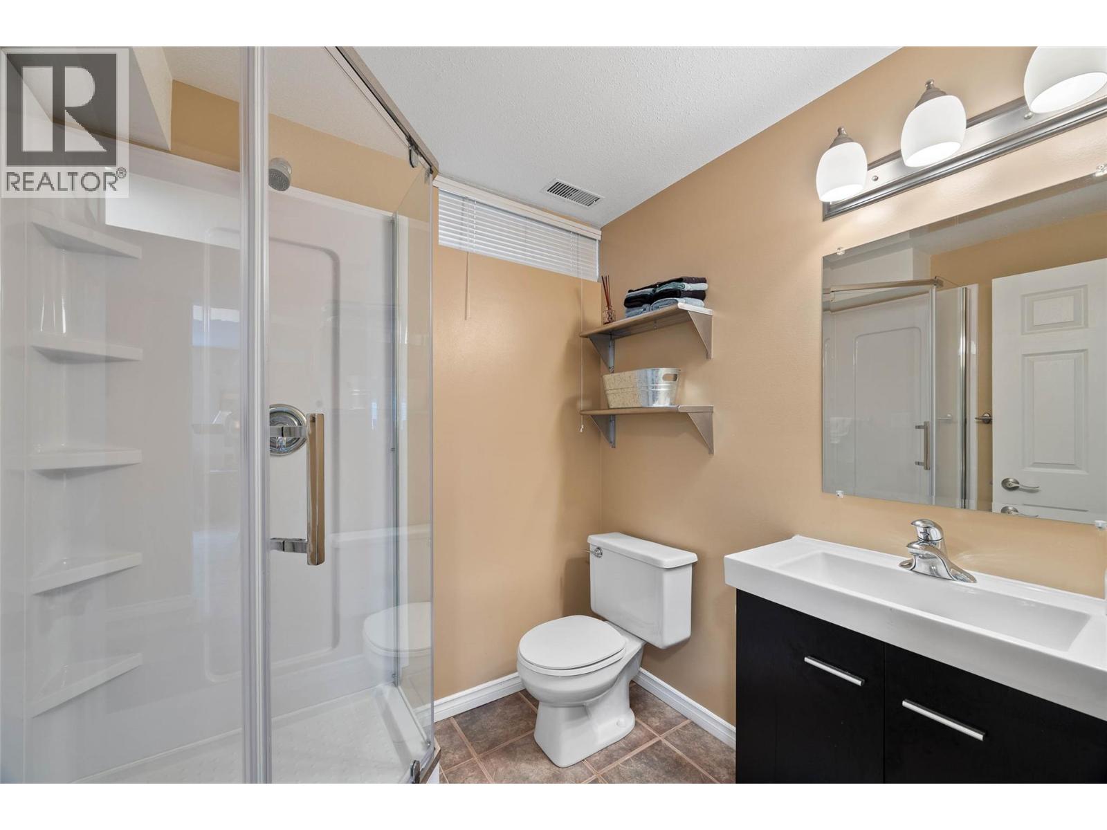 855 Lethbridge Avenue - 27
