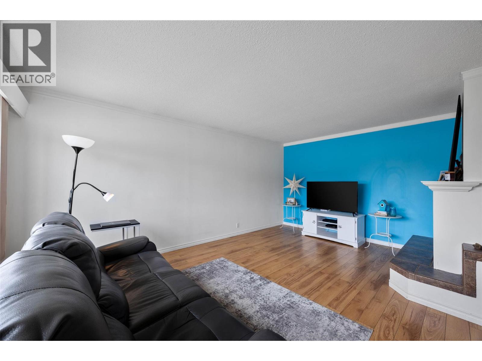 855 Lethbridge Avenue - 3