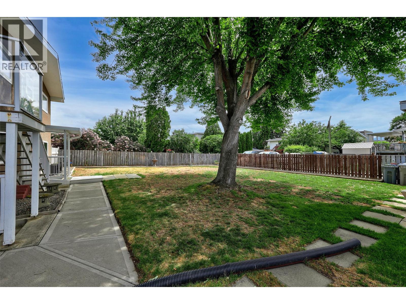 855 Lethbridge Avenue - 32