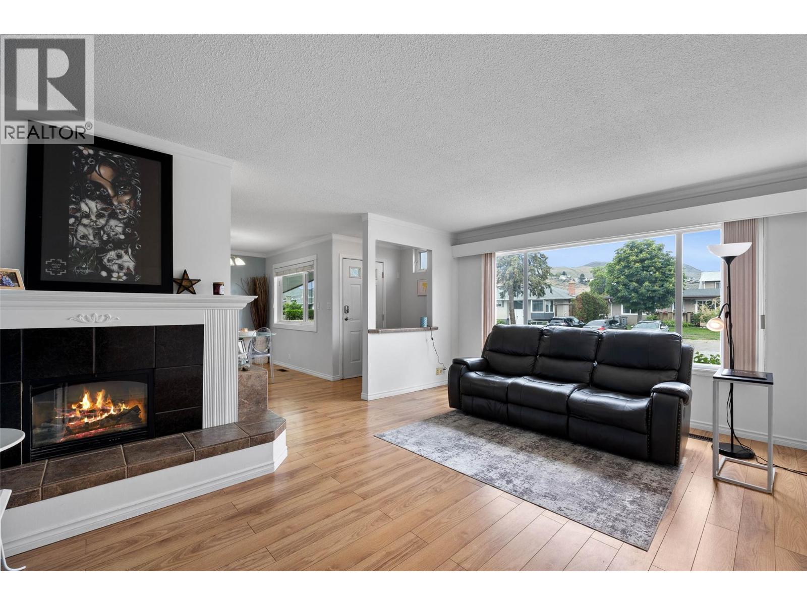 855 Lethbridge Avenue - 5