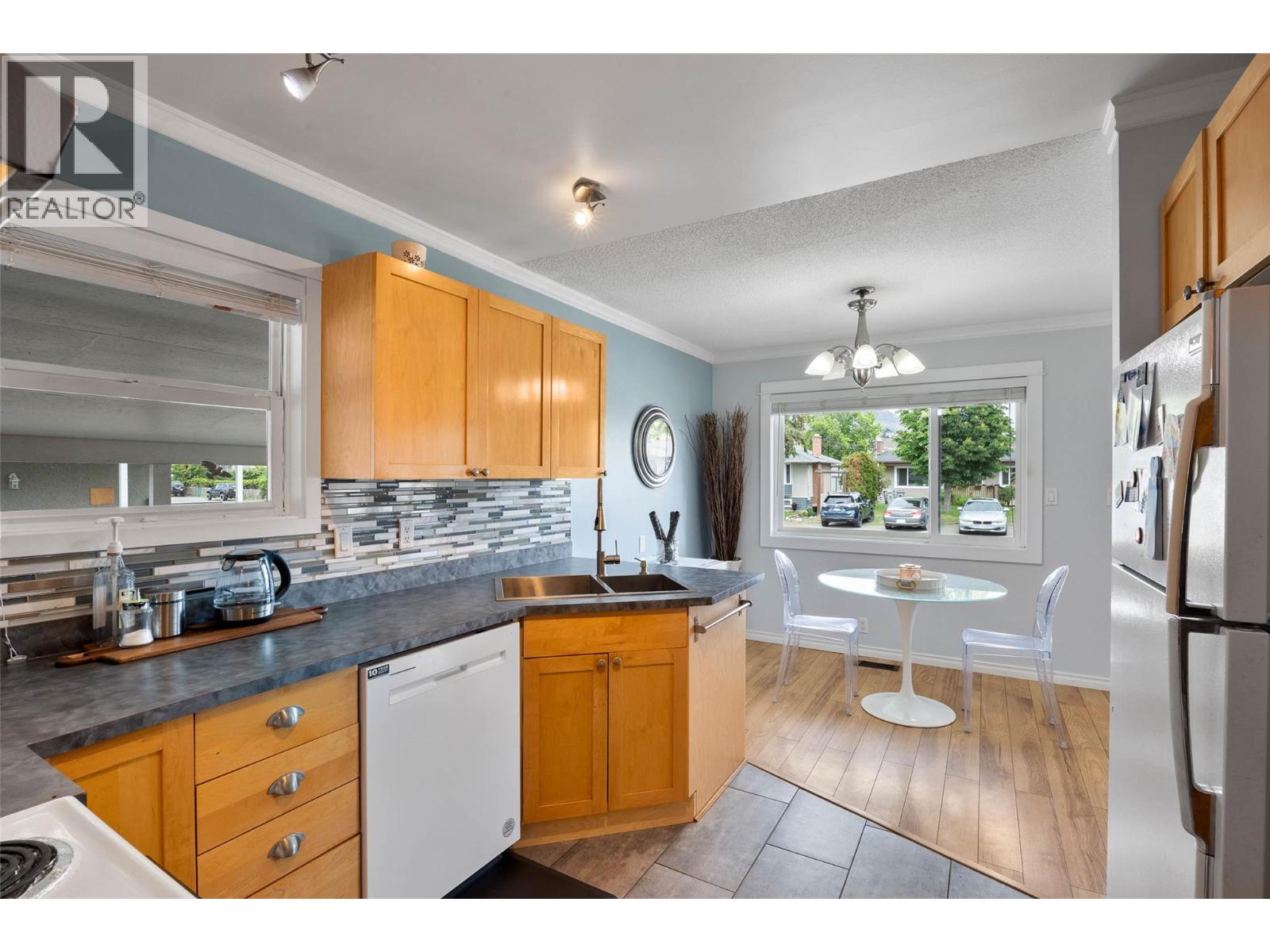 855 Lethbridge Avenue - 8