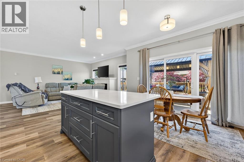 58 POSTMA Drive - 17