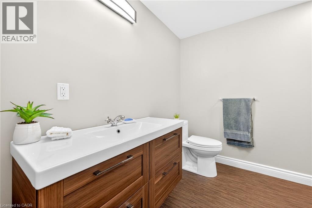 58 POSTMA Drive - 33