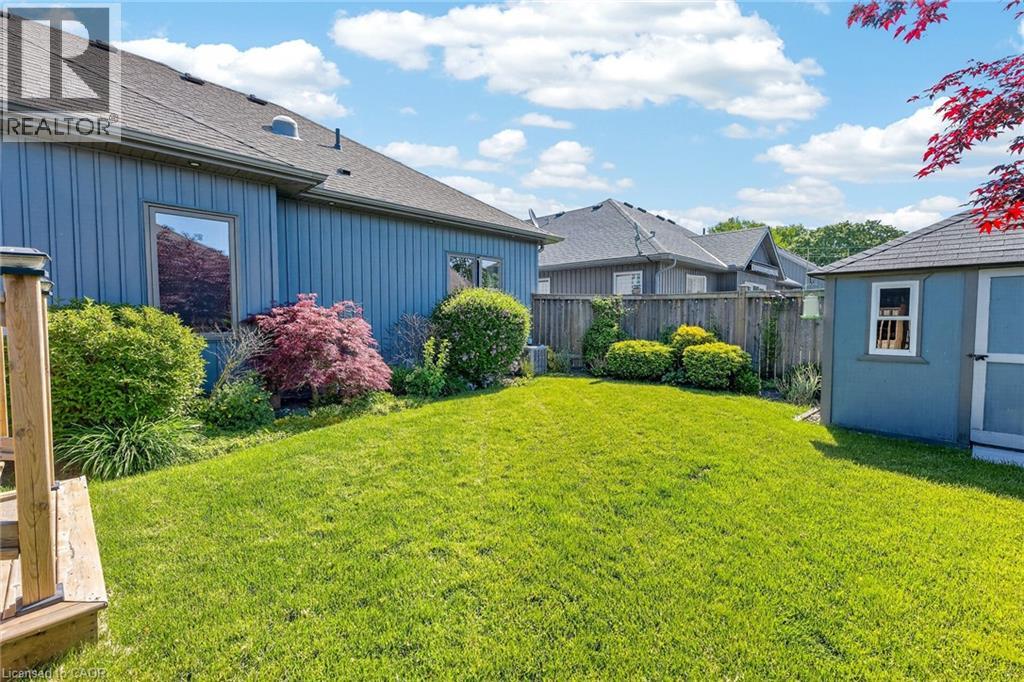 58 POSTMA Drive - 44