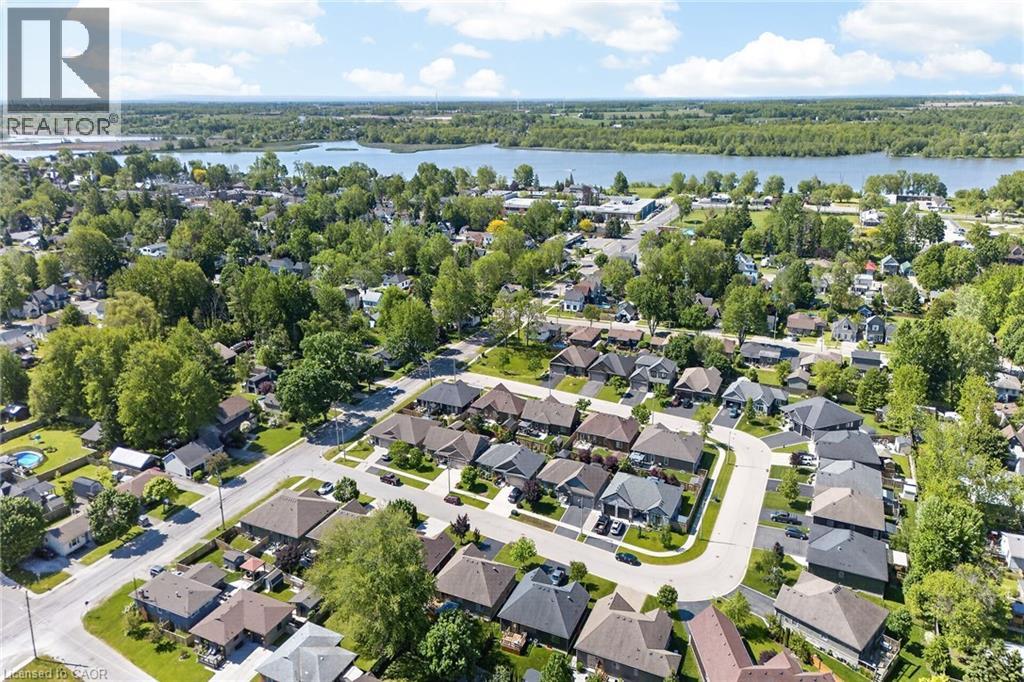 58 POSTMA Drive - 50