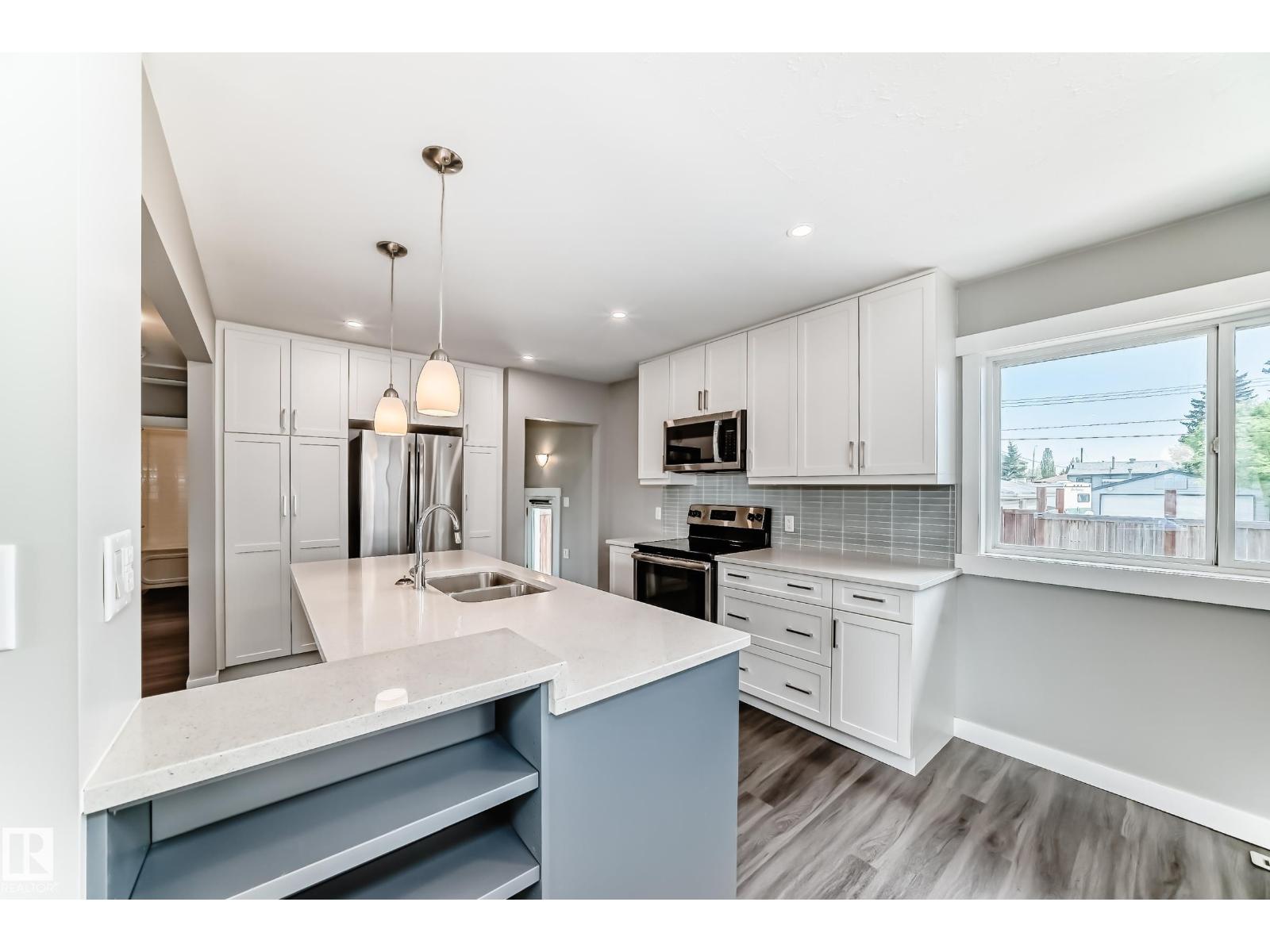 10521 163 ST NW - 11