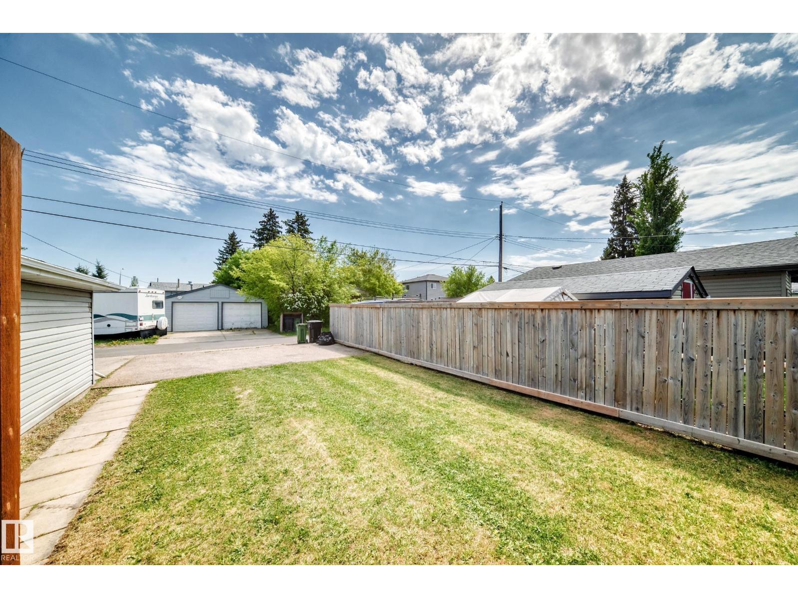 10521 163 ST NW - 46