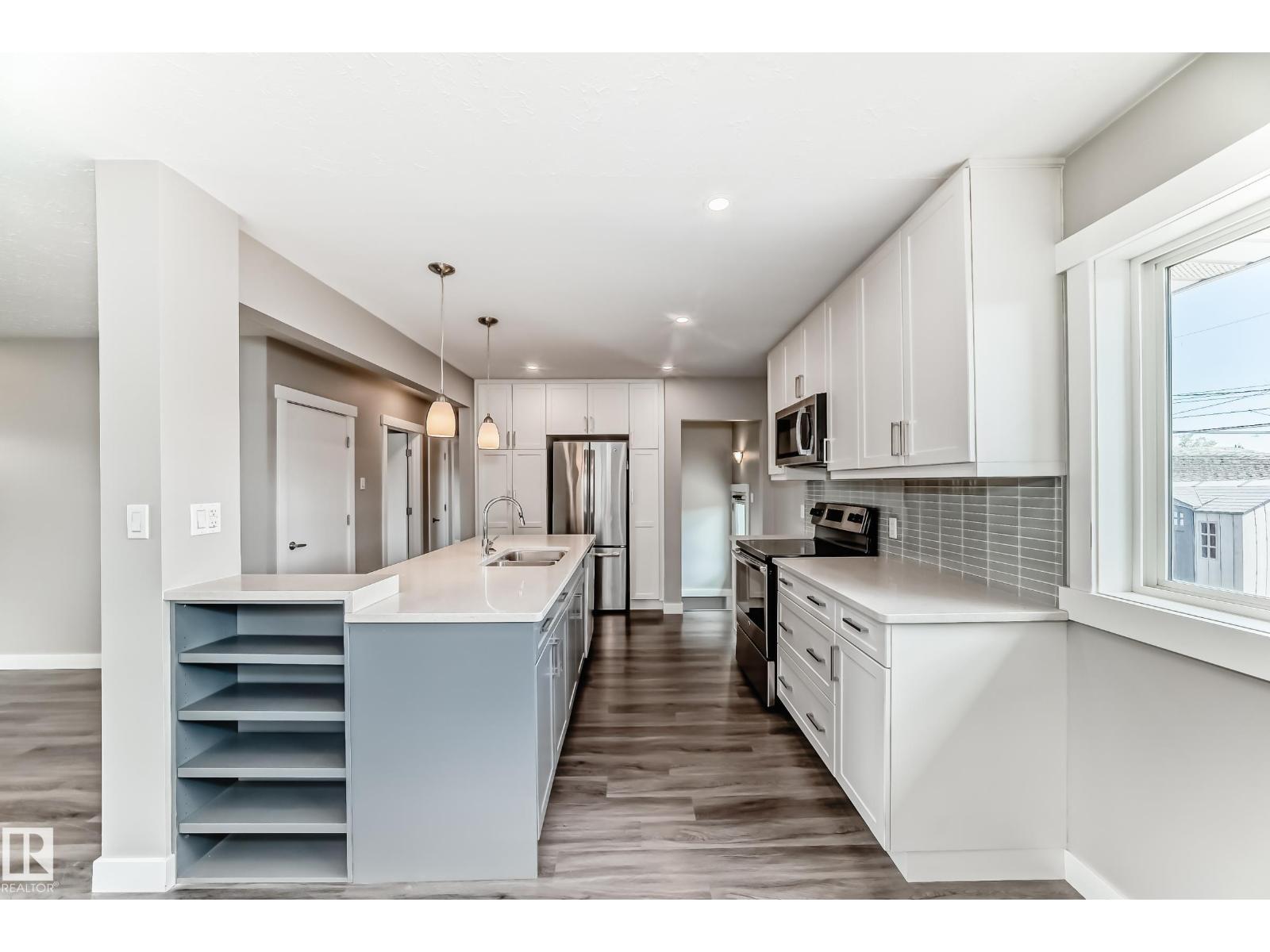 10521 163 ST NW - 10