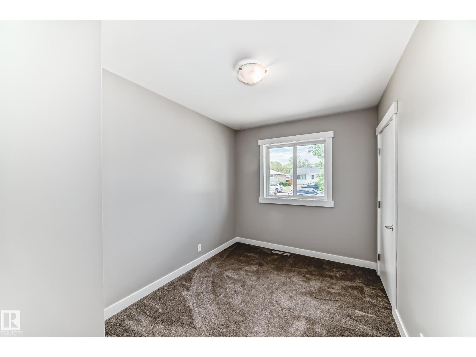 10521 163 ST NW - 21