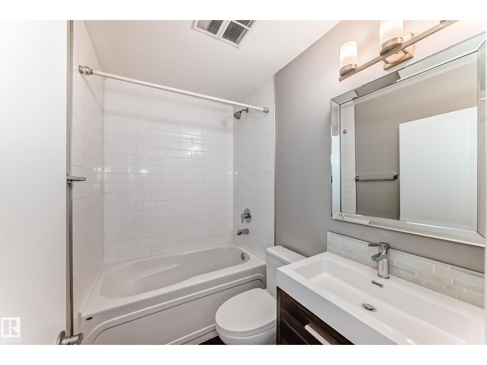 10521 163 ST NW - 29