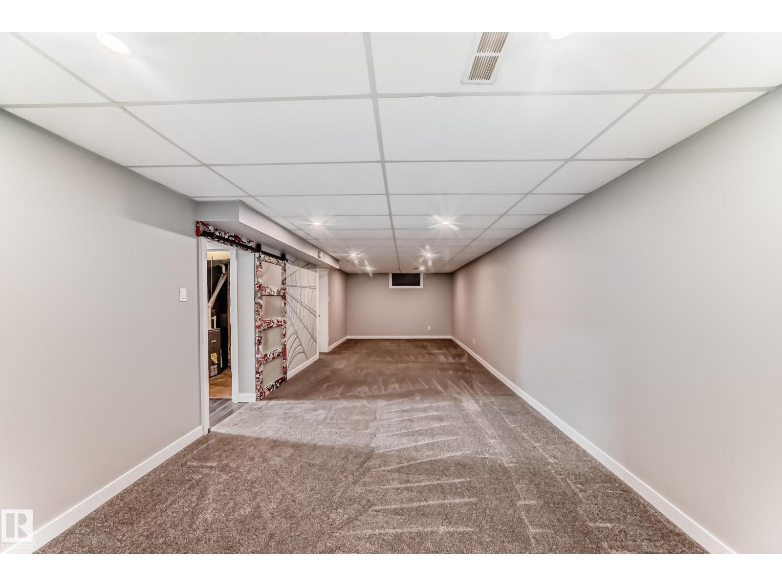 10521 163 ST NW - 33